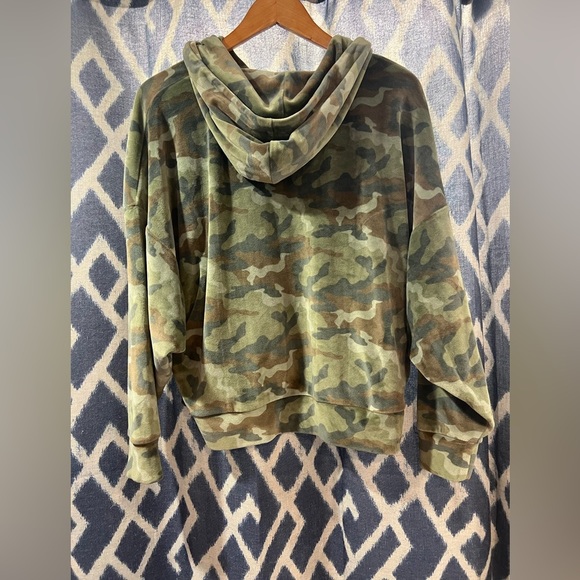American Eagle Batwing Camo Sweatshirt Size M - Picture 5 of 5